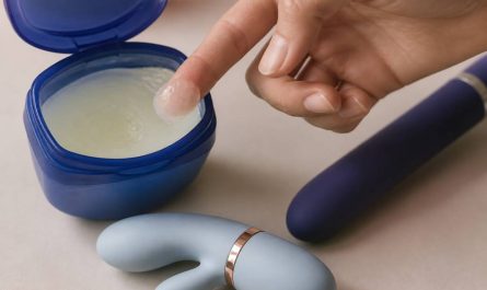 Petroleum jelly as lubricant safety, risks, and better alternatives
